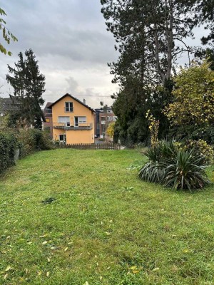 Schwarzwaldhaus in Bonn Beuel - 6 Einheiten - Terrassen - Parkplatzhof - Baugrundstück