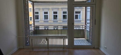 Stilvolle, teilweise renovierte 3-Zimmer-Wohnung in Düsseldorf
