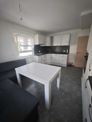 Charmante Maisonette-Wohnung mit Garten, Garage und moderner Einbauküche in Eberbach.