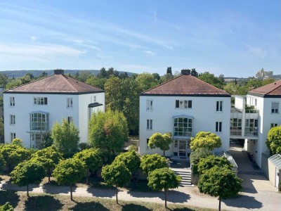 3-Zimmer-Dachterrassenwohnung mit Balkon und herrlichem Fernblick im Westen Regensburgs