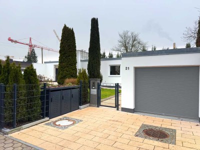 Erstbezug nach Sanierung! Bungalow mit ca. 252 m² Wohn-/Nutzfläche: Garten, Garage und PV-Anlage.