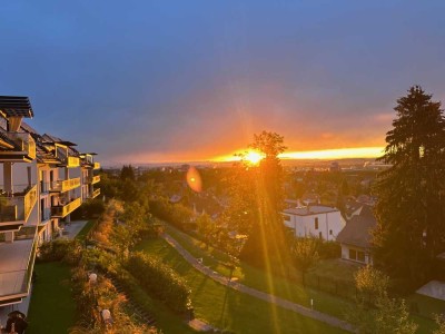 Geschmackvolle, neuwertige 4-Zimmer-Wohnung mit lux. Innenausstattung mit Balkon und EBK