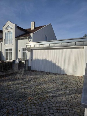 Charmante Doppelhaushälfte mit 4 Zimmern in Ingolstadt Süd (Spitalhof)