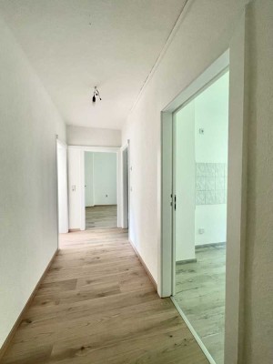 Frisch renovierte 2-Raum WE im Länderviertel