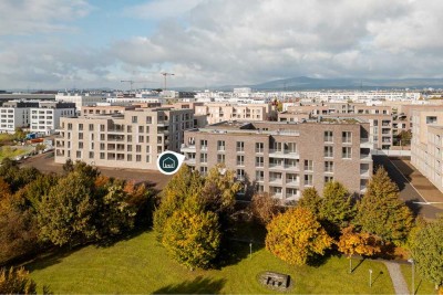 Traumhafte Aussichten: 3-Zimmer-Wohnung mit Skylineblick und Dachterrasse