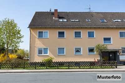 Sechsfamilienhaus, Carport, 5 Stellplätze