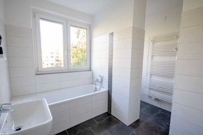 Große 2-Zimmerwohnung mit Wanne + Dusche + große Küche