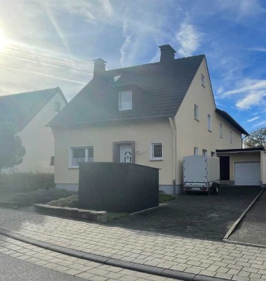 Attraktive 3-Zimmer-Wohnung mit großem Balkon und Einbauküche in Sankt Augustin-Hangelar!