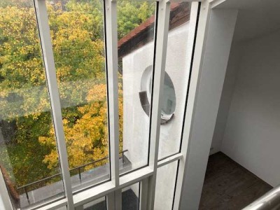 Raffinierte 3-Raumwohnung mit Galerie, Sauna und zwei Bädern! Balkon! Etwas Besonderes