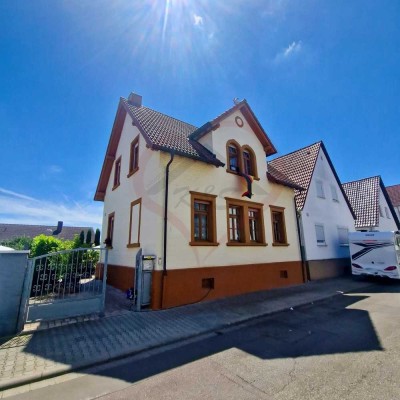 Schönes Anwesen für Individualisten mit 2 Häuser - Einfamilienhaus & Bungalow zentral in Lampertheim