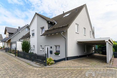 Tolle Doppelhaushälfte
- Garten - Terrassen - großer Carport -