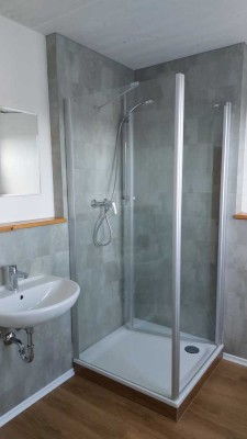 Freundliche Einraum-DG Studio Wohnung mit EBK in Mittelbiberach
