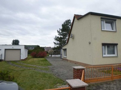 Haus mit Ausbaupotenzial und großem Grundstück in Großlehna