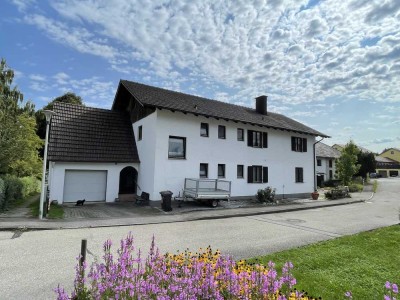 Charmantes Zweifamilienhaus in Inning am Holz