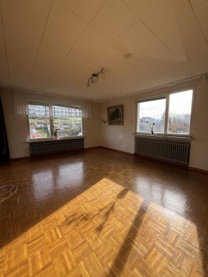 Attraktives Anlageobjekt: Mehrfamilienhaus mit Gewerbefläche in Haiterbach