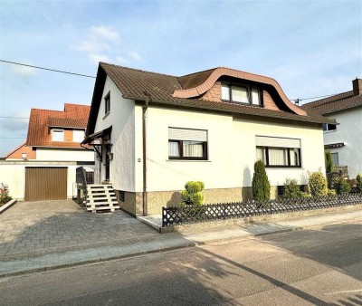 Freistehendes Einfamilienhaus mit Garten und Garage /66806 Ensdorf