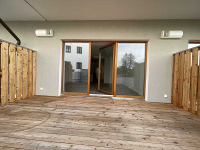 Helle Wohnung mit Terrasse und EBK in Buch am Erlbach