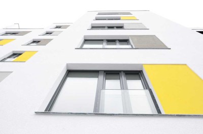 Hochwertige Dachgeschosswohnung mit Balkon in zentraler Lage!!