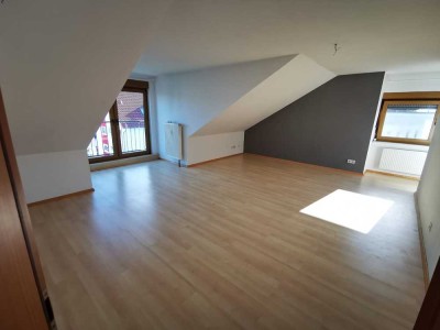Helle 3-Zimmer Dachgeschosswohnung in Hardthausen am Kocher