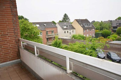Frisch renoviert: Helle 2-Zimmer mit 2 Balkonen im Herzen von Krefeld-Fischeln - ruhig und grün