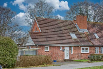 Doppelhaushälfte in ruhiger Lage mit ca. 2000 m² Gartenland