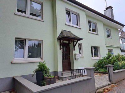 Zentrumsnahe, gepflegte 5,5 Zi- Whng. auf 2 Etagen mit Balkon und Terrasse