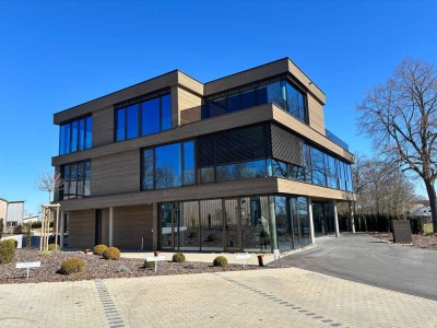 Geschmackvolle Penthouse-Wohnung mit gehobener Innenausstattung, Dachterrasse und EBK in Wertheim