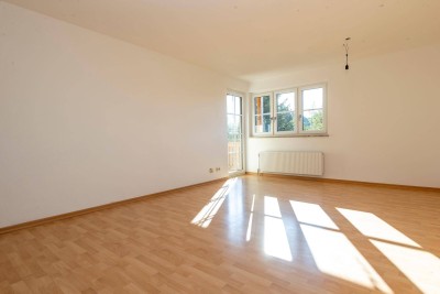 HENNDORF | Gemütliche 3-Zimmer-Wohnung mit Balkon und TG-Stellplatz in ruhiger Lage