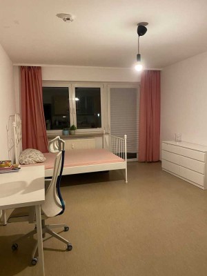 1-Room Apartment with Balcony and Fitted Kitchen in Würzburg