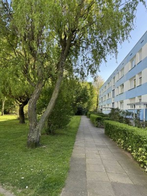 Lichtdurchflutete 3- Zimmer- Wohnung mit Balkon!