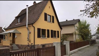 Gepflegtes Häuschen mit großem Garten, Garage und großer Pergola in Lorsch