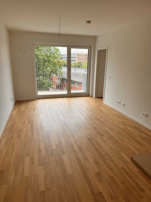 Exklusive 2-Raum-Neubauwohnung mit gehobener Innenausstattung mit Balkon u. Einbauküche in Pinneberg