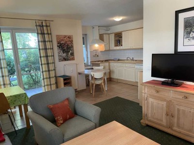 möblierte komf. Wohnung in Ostseebad Wustrow -Wohnen auf Zeit- Nice comfortable furnished apartment