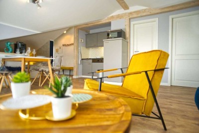Wasserblick garantiert -Einzigartige modernisierte Wohnung mit 3 Balkonen, Tiefgarage zu mieten