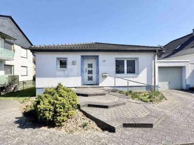 Modernisierter Bungalow mit eigenem Garten und Garage!