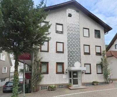 Bad Peterstal-Griesbach - Gewerbeeinheit und 5 Wohnungen als Entwicklungschance!