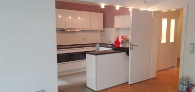 Attraktive 3,5-Zimmer Wohnung mit großem Balkon und Büro im 2. OG in Elberfeld