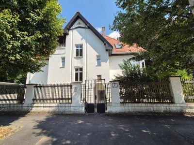 Altbaujuwel auf der Gugl! 160 m² WNFL + 12 m² Balkon, Küche möbliert, barrierefrei! Klima! Garage optional!