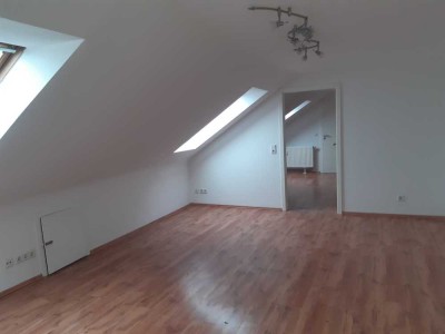 Helle 3- Zimmer Dachgeschosswohnung