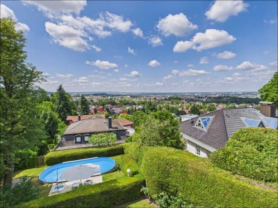 Exklusives Einfamilienhaus am Godelsberg: Raffinesse trifft zeitlose Eleganz!