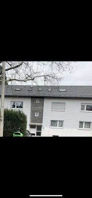 Modernisierte Wohnung mit drei Zimmern und EBK in Marbach