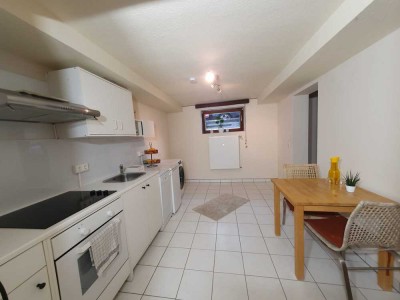 Möblierte 1,5-Zimmer-Souterrain-Wohnung in Karlsruhe