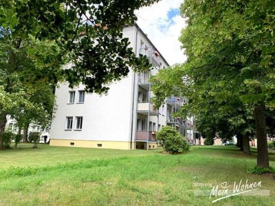2-Rwhg. mit Balkon, Tageslichtbad u. Blick in´s Grüne im liebevoll san. Altbau