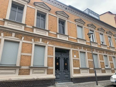 Hochwertig sanierte 3-Raum-Wohnung in Bahnhofsnähe (Anfragen bitte nur per Mail)