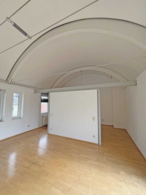 POCHERT IMMOBILIEN - Attraktive Penthouse-Wohnung mit wunderschöner Dachterrasse in KL-City