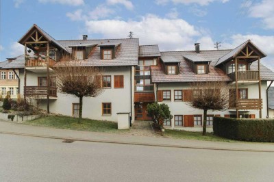 Schöne, helle 4-Zimmer-Wohnung mit Balkon und Garage in guter Lage