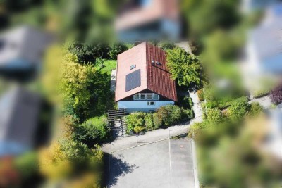 Wohnen im Grünen: Haus mit Einliegerwhg. + PV-Anlage in ruhiger Sackgasse