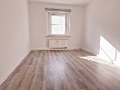 Helle 2-Raum-Wohnung in ruhiger Lage mit toller Aussicht und kostenfreiem Parkplatz