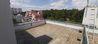 Geschmackvolle, modernisierte 3-Zimmer-Maisonette-Wohnung geh. Ausstattung mit Terrasse u. Garage