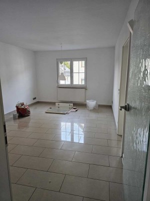 Gepflegte 3-Zimmer-Wohnung mit EBK im Herzen von Remseck- Aldingen